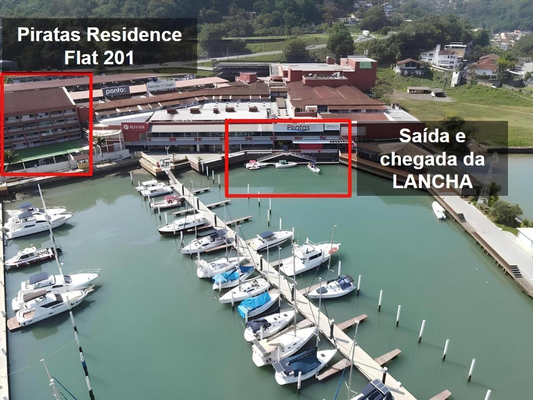 Shopping Piratas, vista para o mar, estacionamento Angra dos Reis Exterior foto