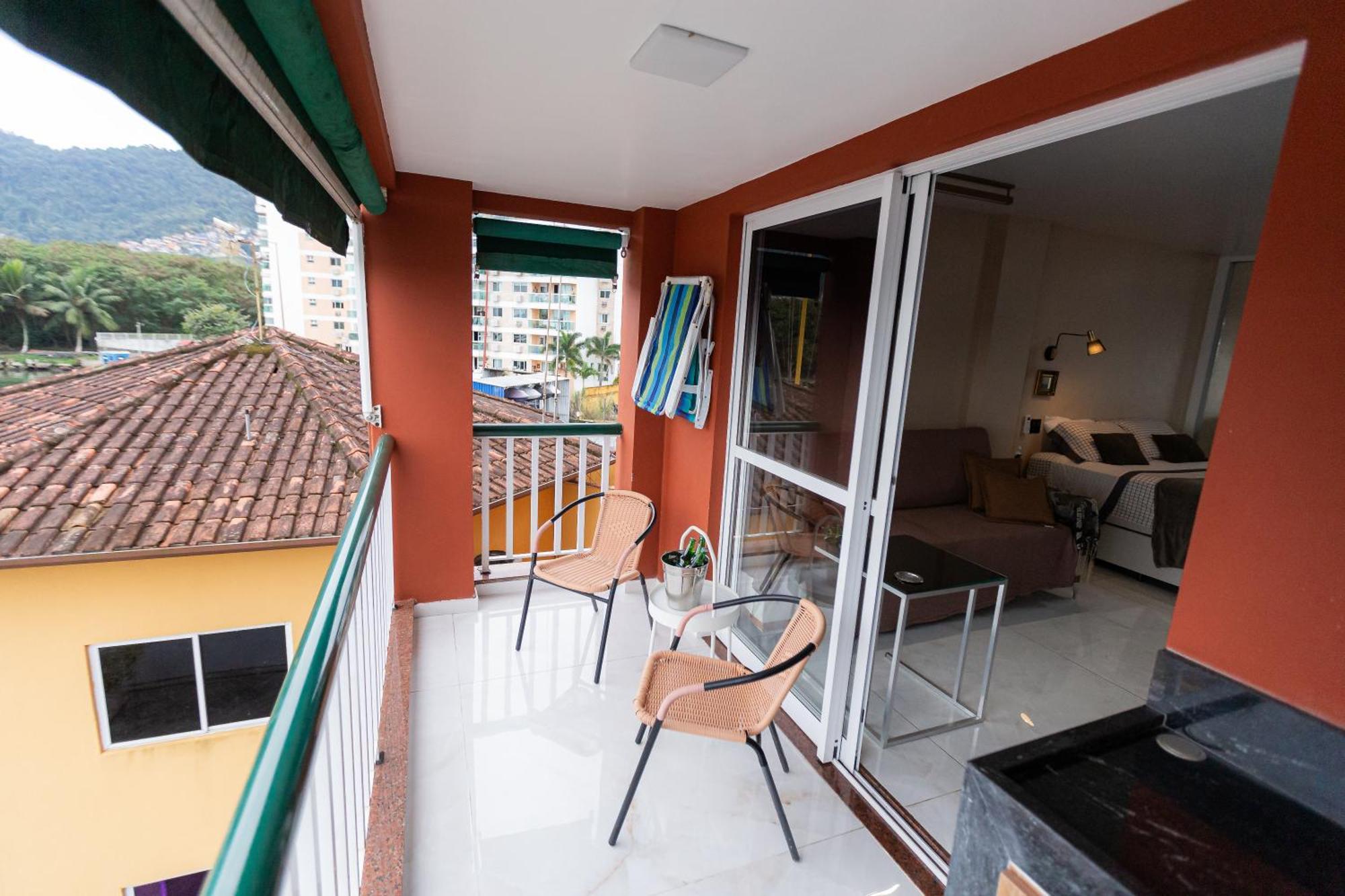 Shopping Piratas, vista para o mar, estacionamento Angra dos Reis Exterior foto